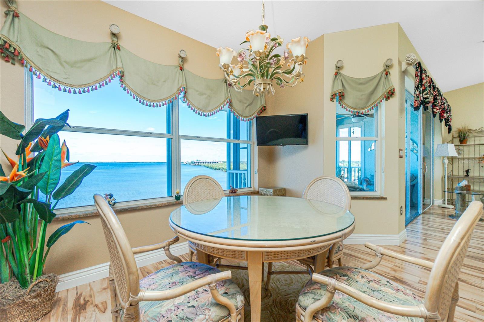 200 Harbor Walk Dr #353 Property Photo 10