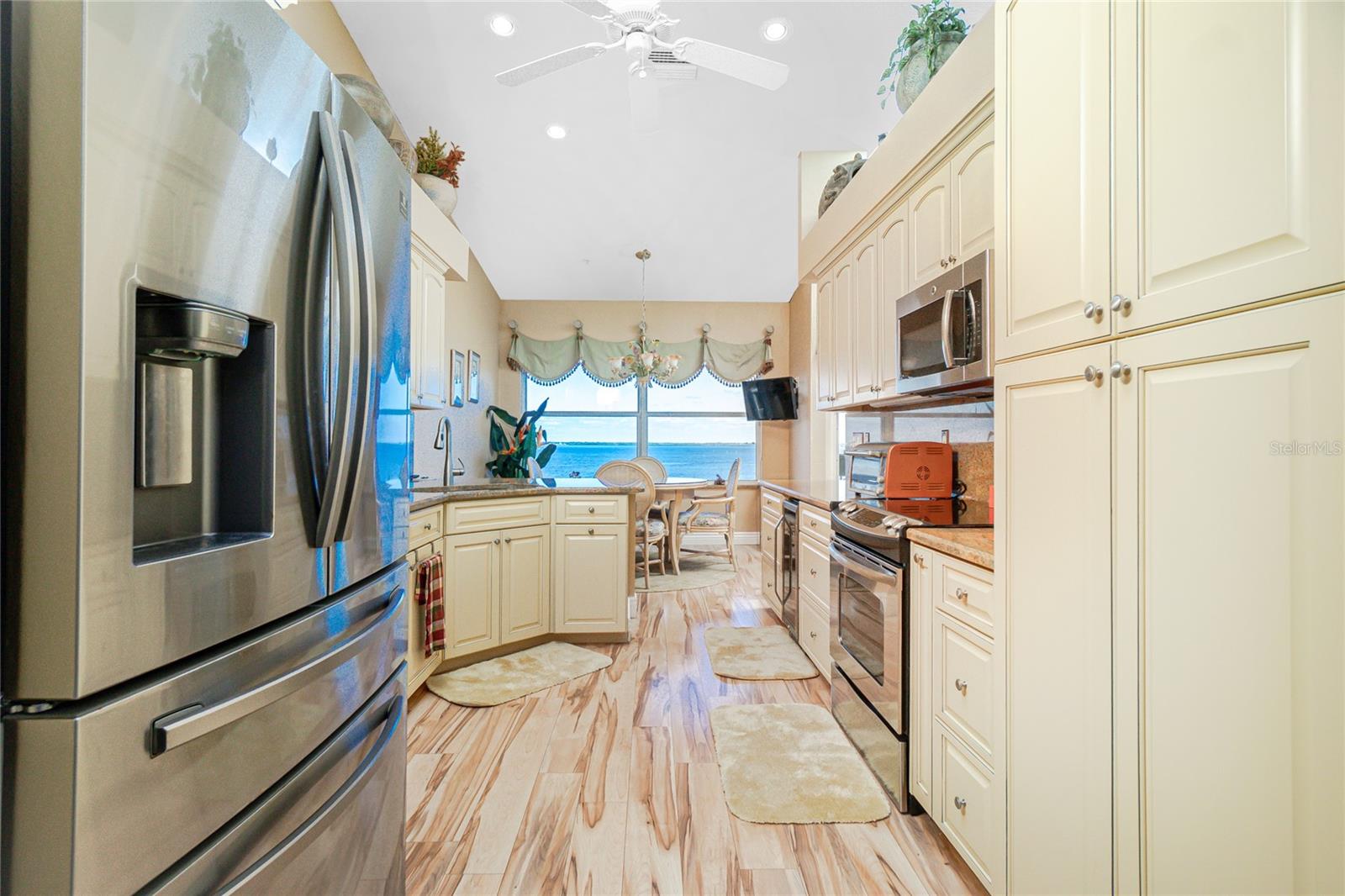 200 Harbor Walk Dr #353 Property Photo 23