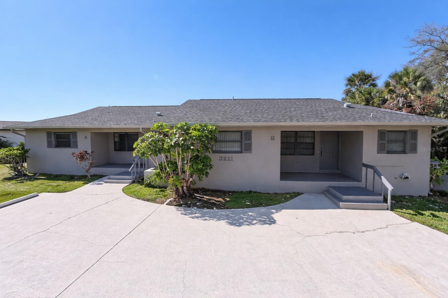 3211 RIVERSIDE DR