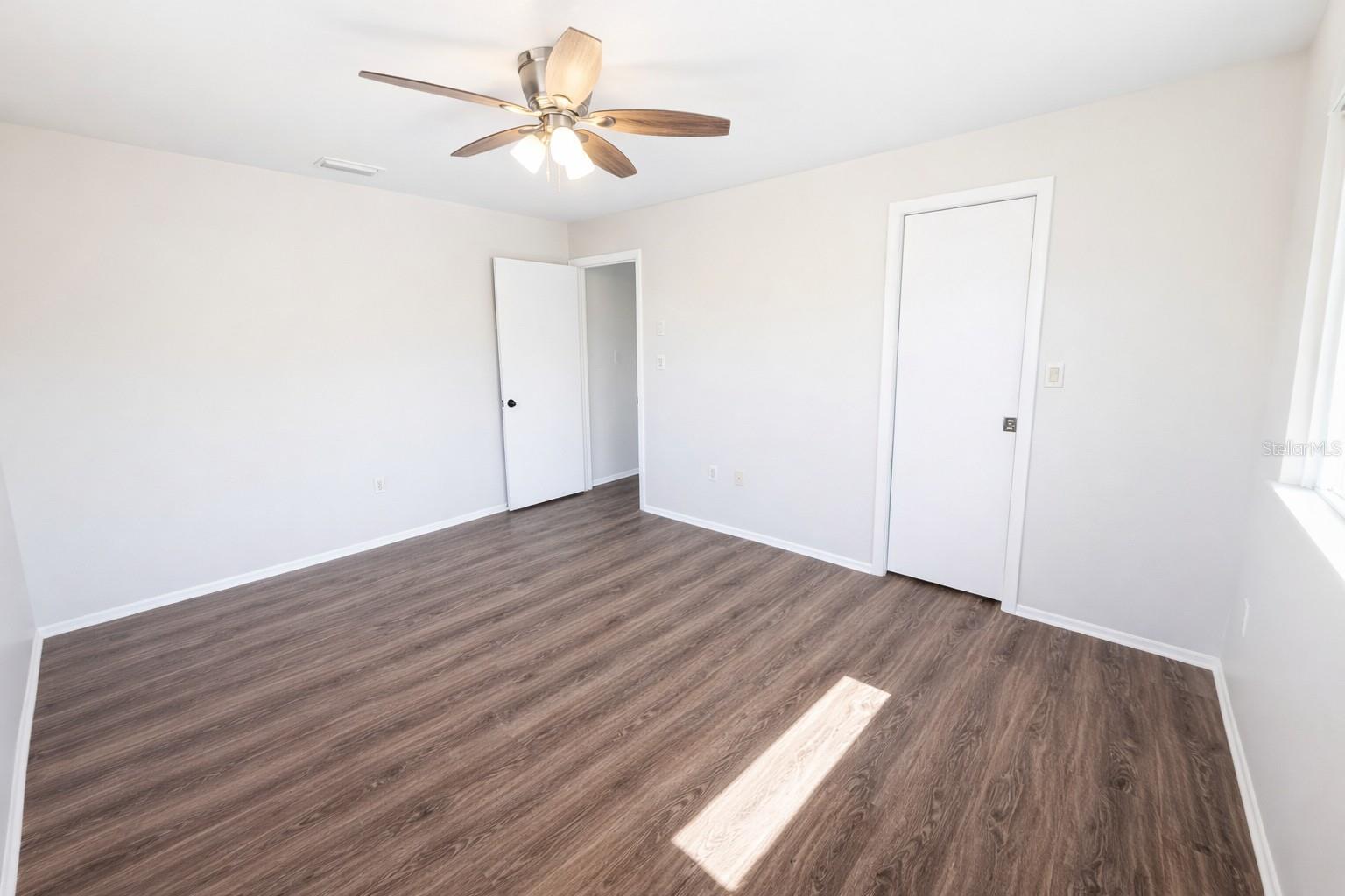 3211 Riverside Dr Property Photo 18
