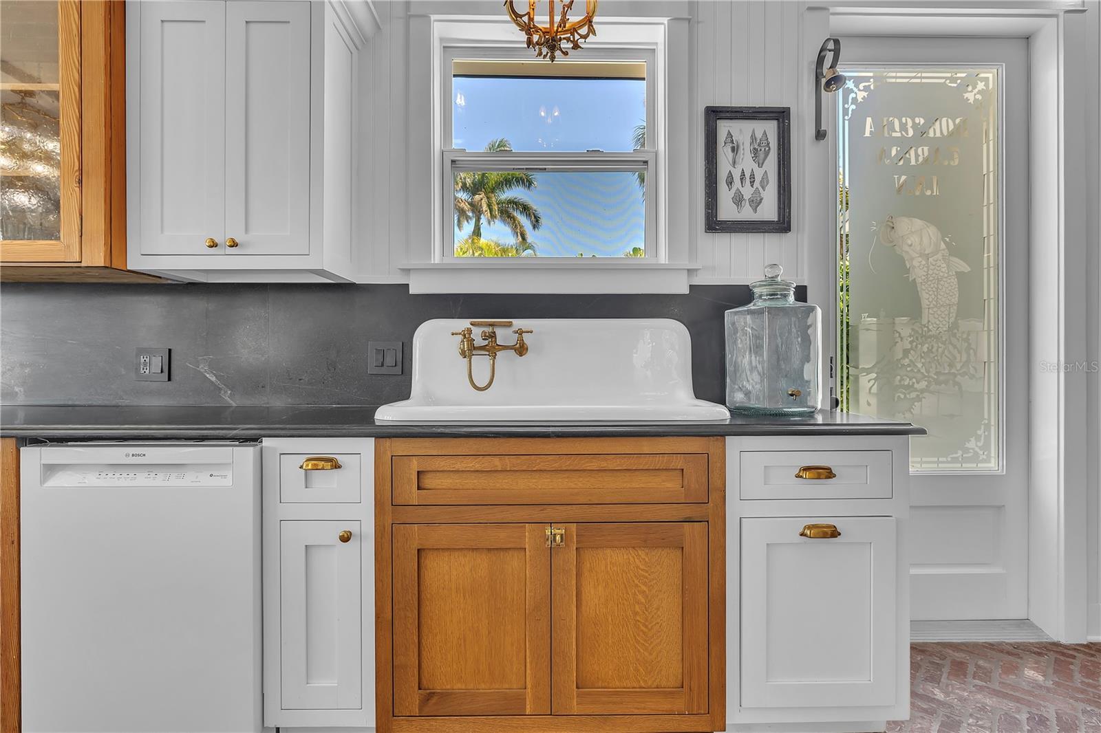 8241 Main St Property Photo 38