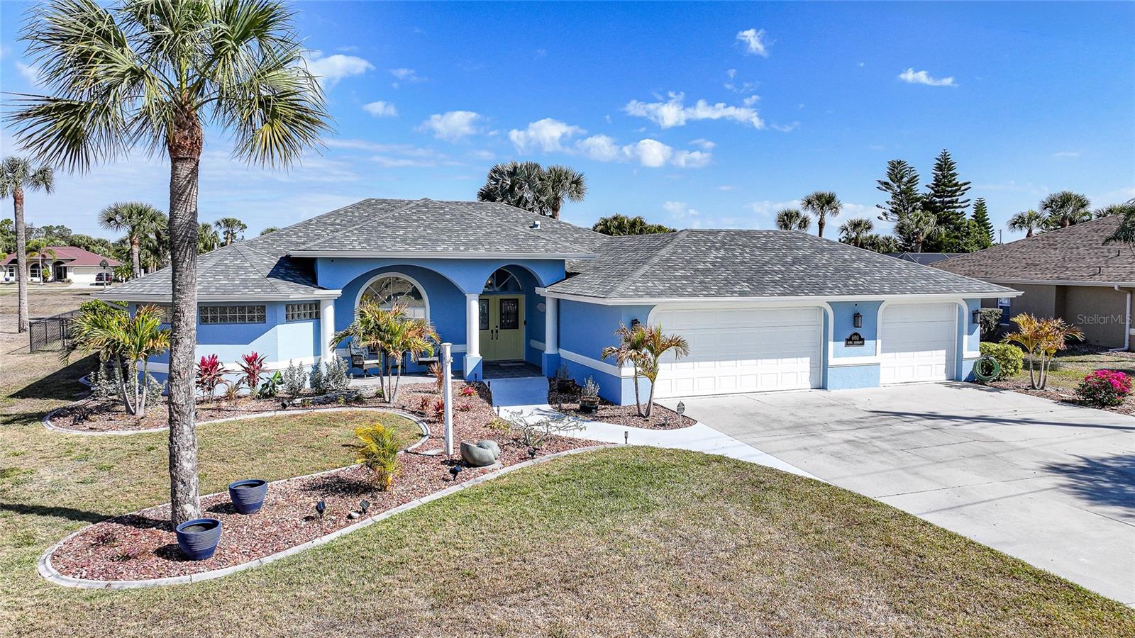 600 ROYAL POINCIANA Property Photo 1