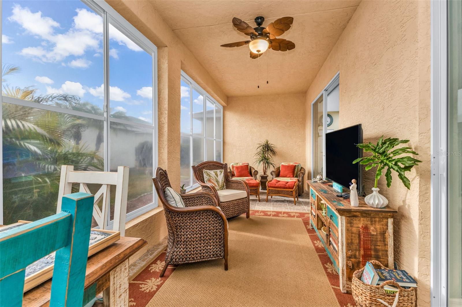 1693 Palace Ct Property Photo 8