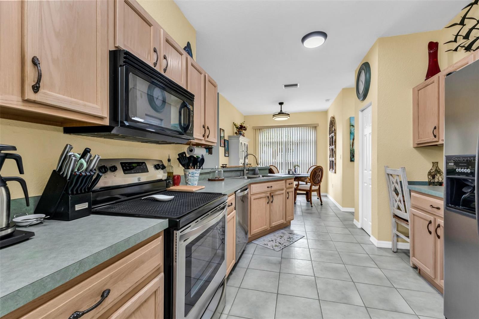1693 Palace Ct Property Photo 9