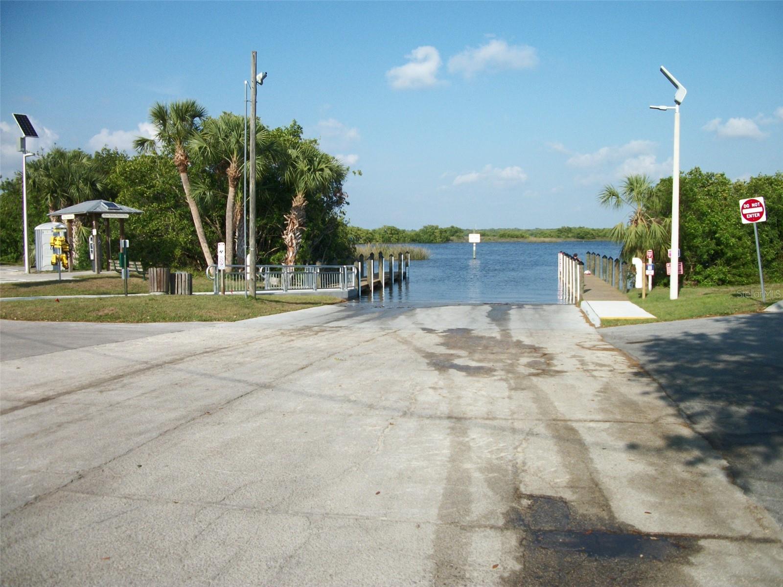 1228 Harbour Hibiscus Ct Property Photo 7