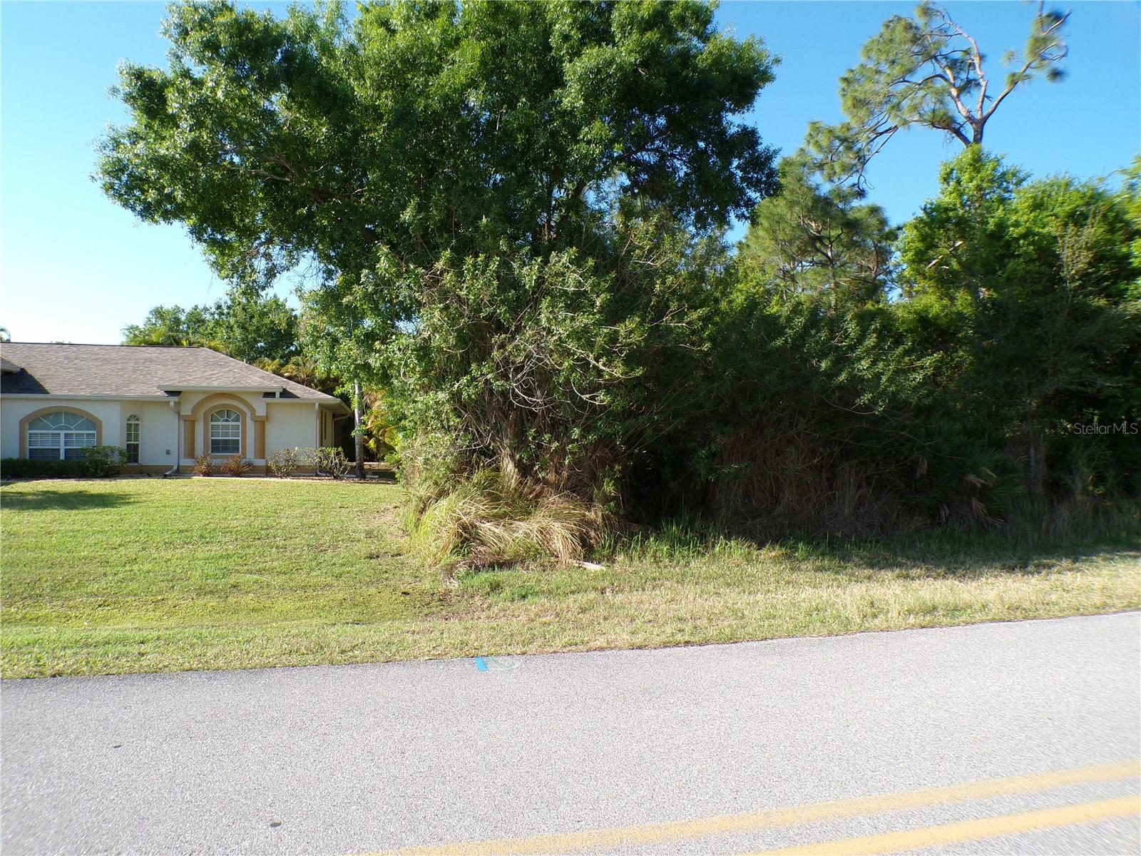 25161 Aysen Dr Property Photo 2
