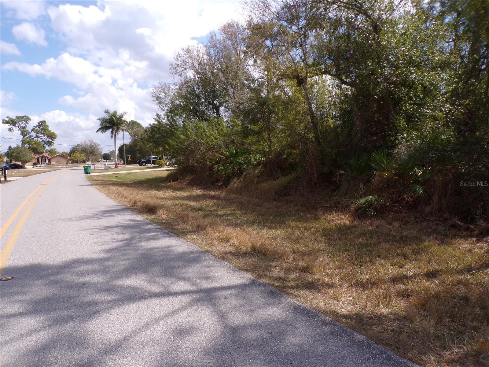 25161 Aysen Dr Property Photo 20