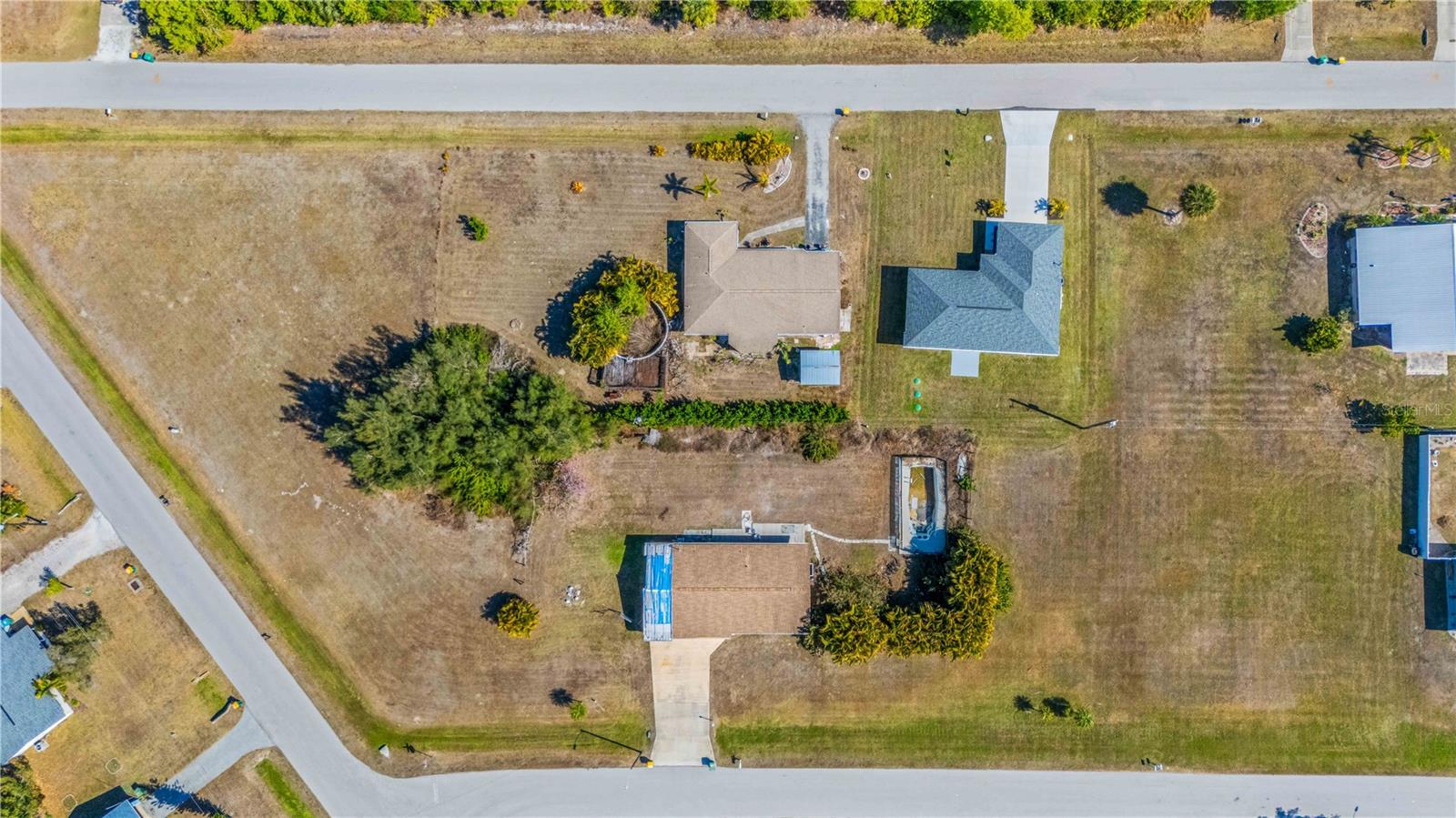 11131 3rd Ave Property Photo 3