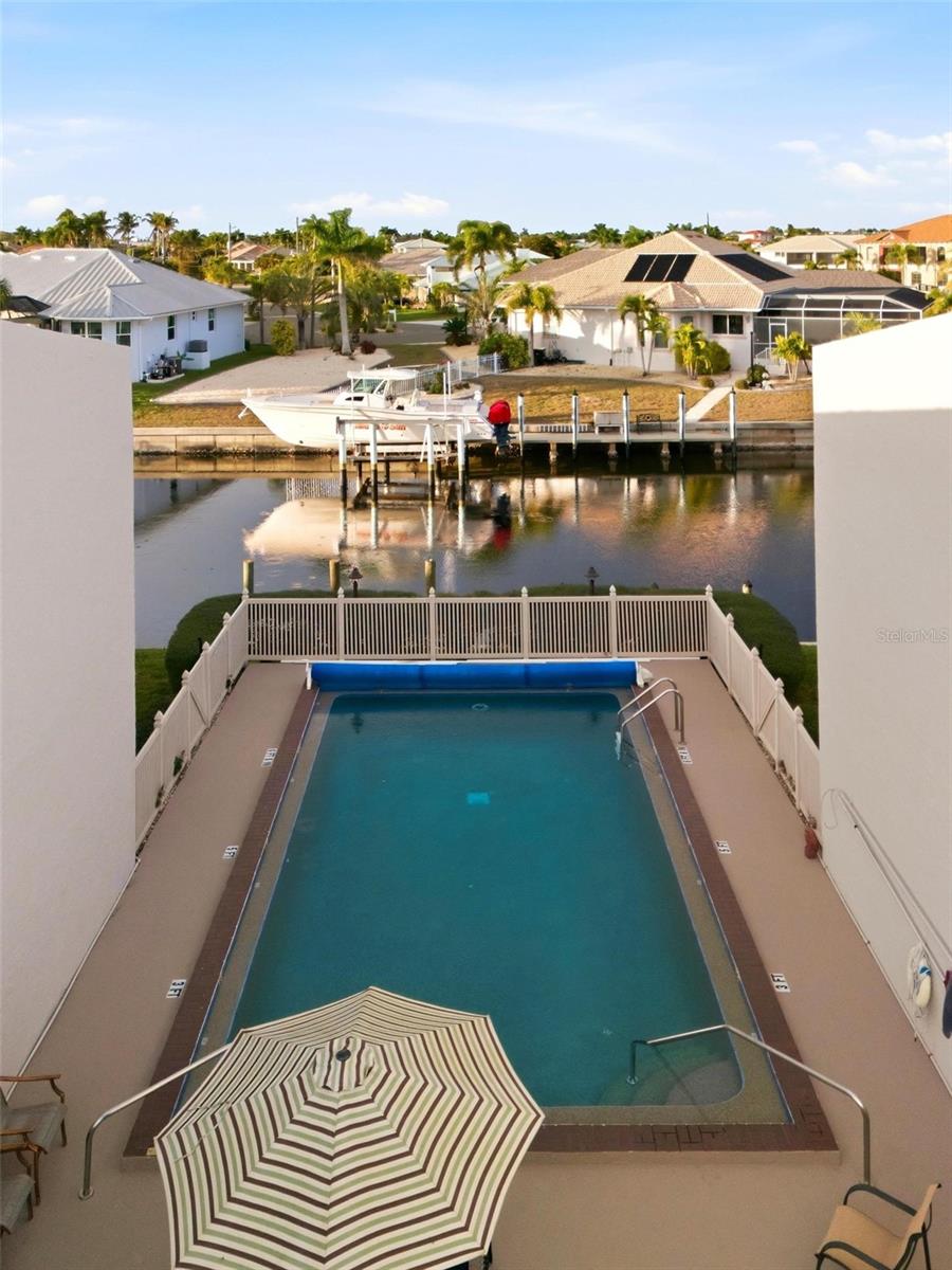 1433 Mediterranean Dr #e Property Photo 5