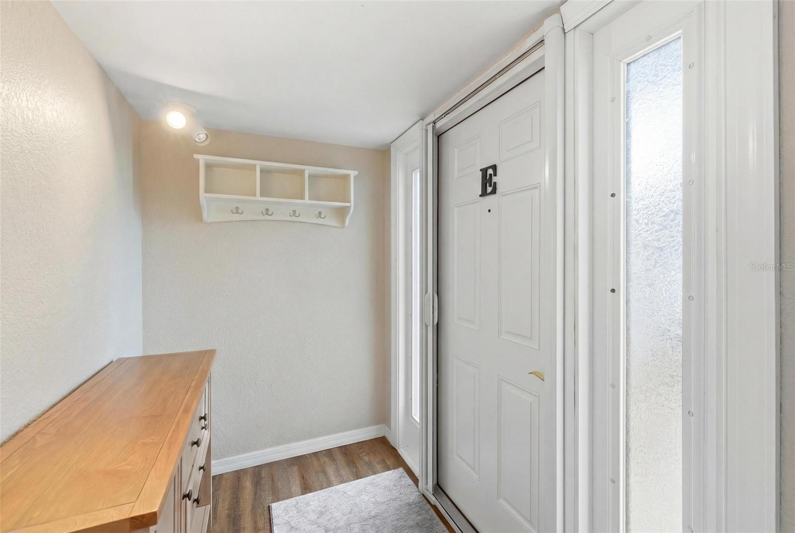 1433 Mediterranean Dr #e Property Photo 8