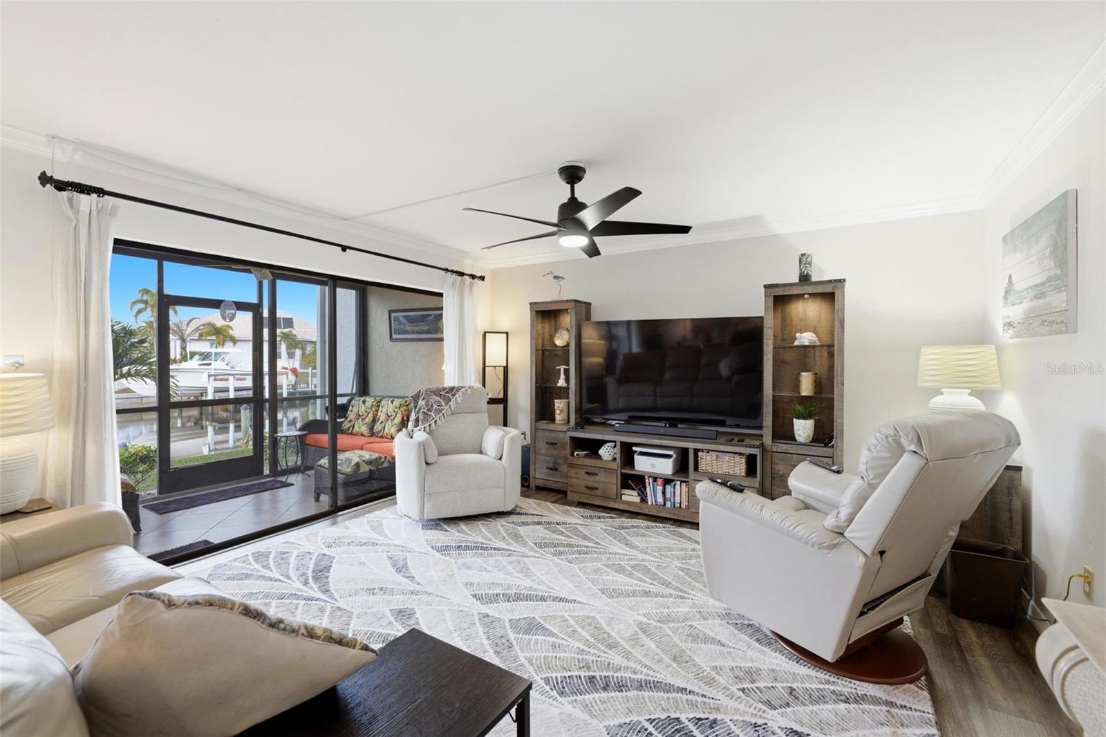 1433 Mediterranean Dr #e Property Photo 11