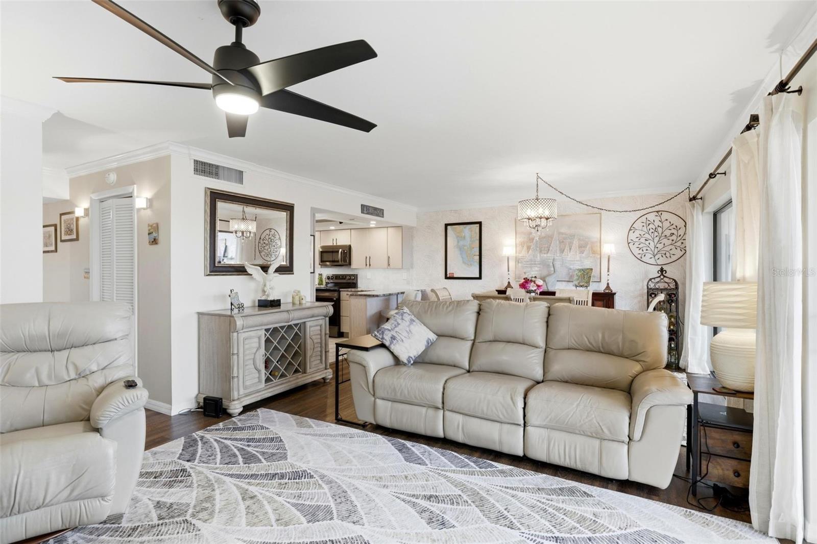 1433 Mediterranean Dr #e Property Photo 13