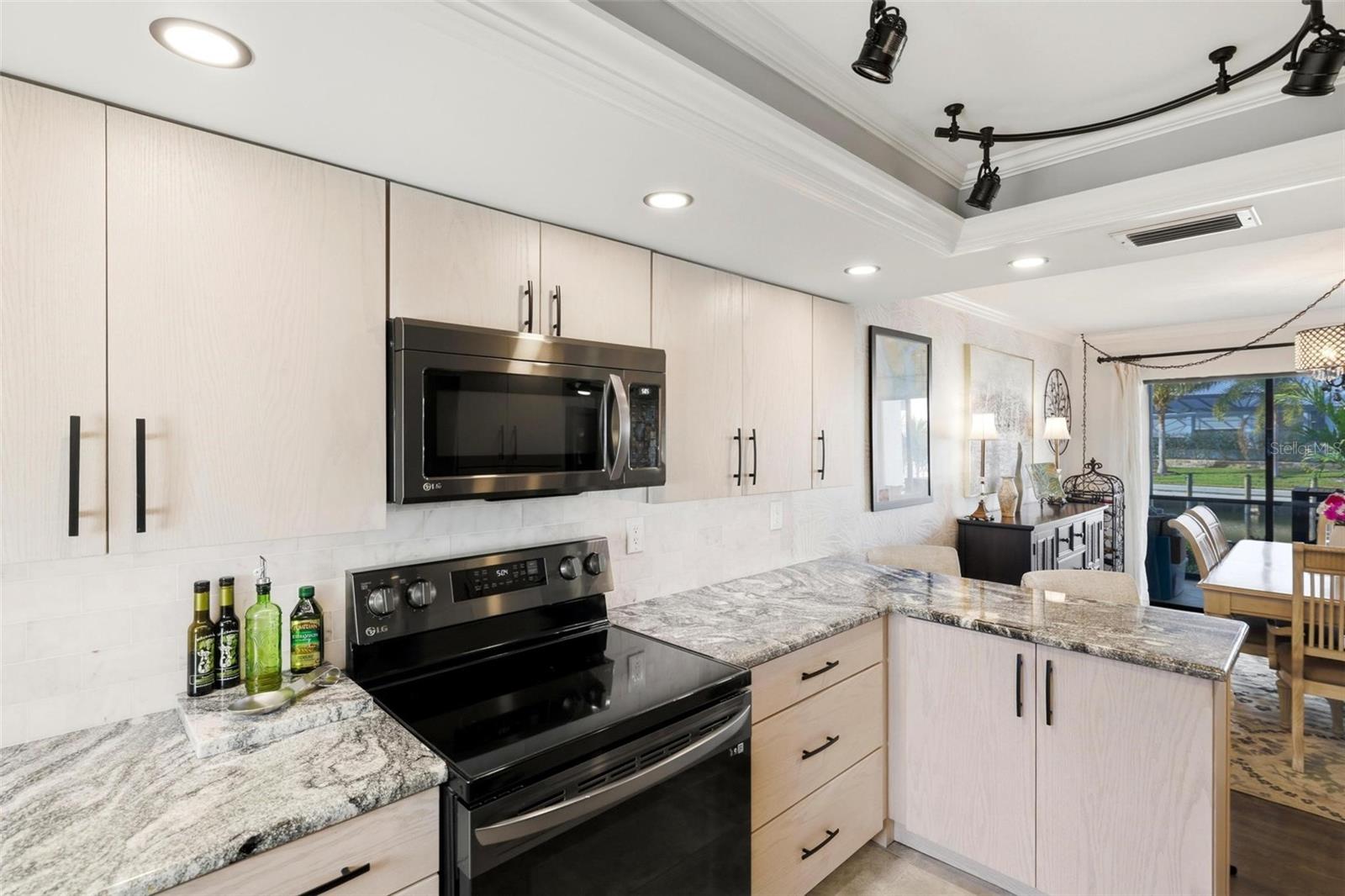 1433 Mediterranean Dr #e Property Photo 22