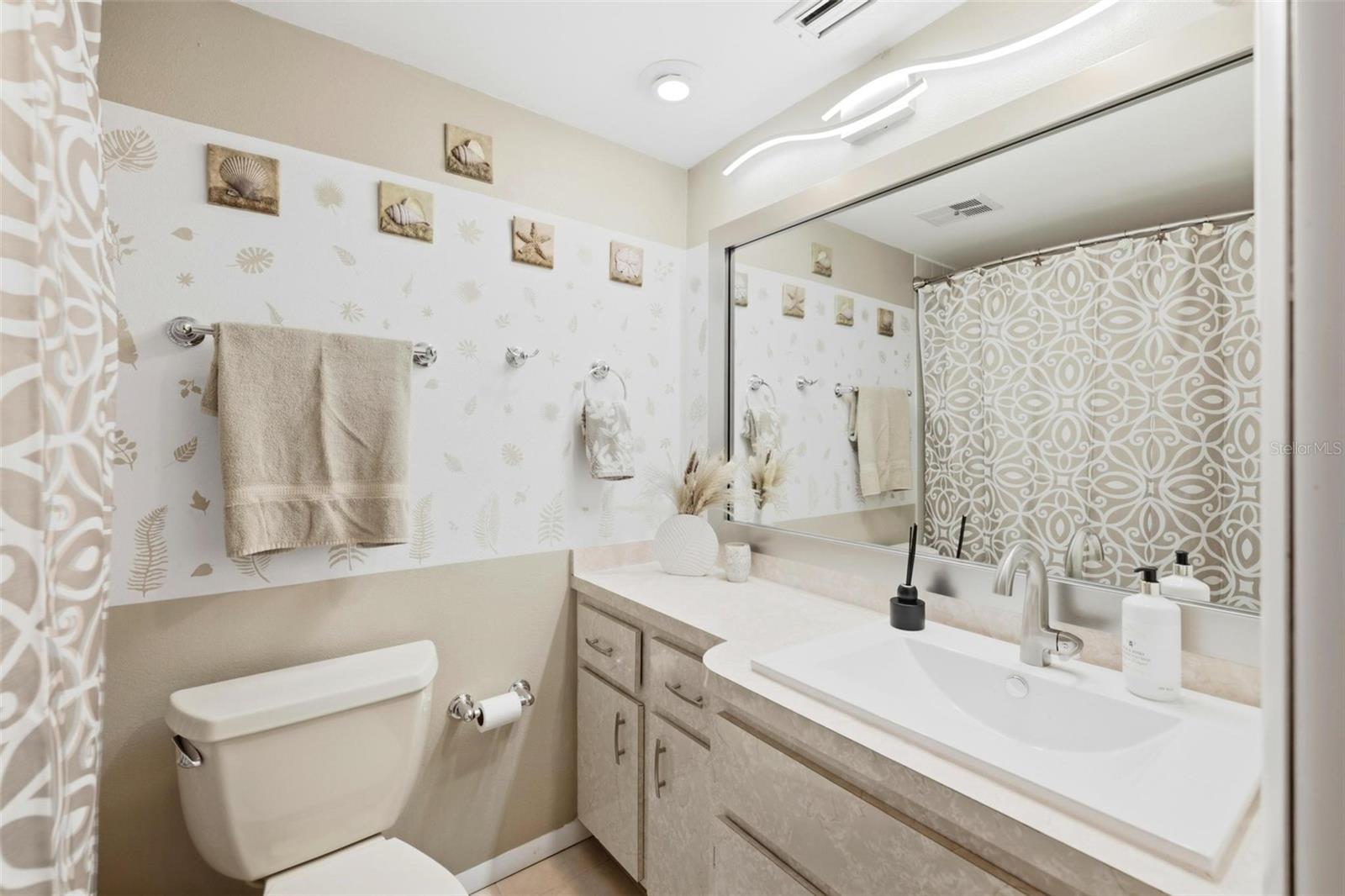 1433 Mediterranean Dr #e Property Photo 38