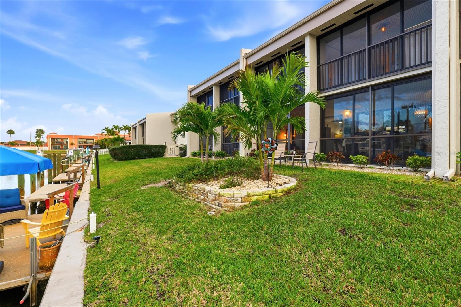 1433 Mediterranean Dr #e Property Photo 51