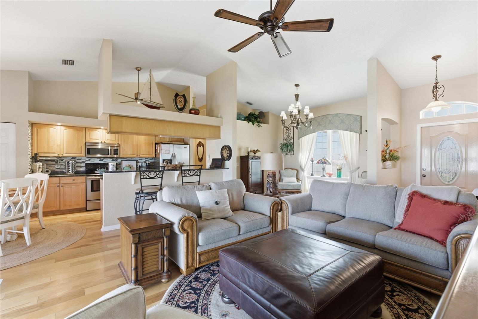 1318 Penguin Ct Property Photo 5