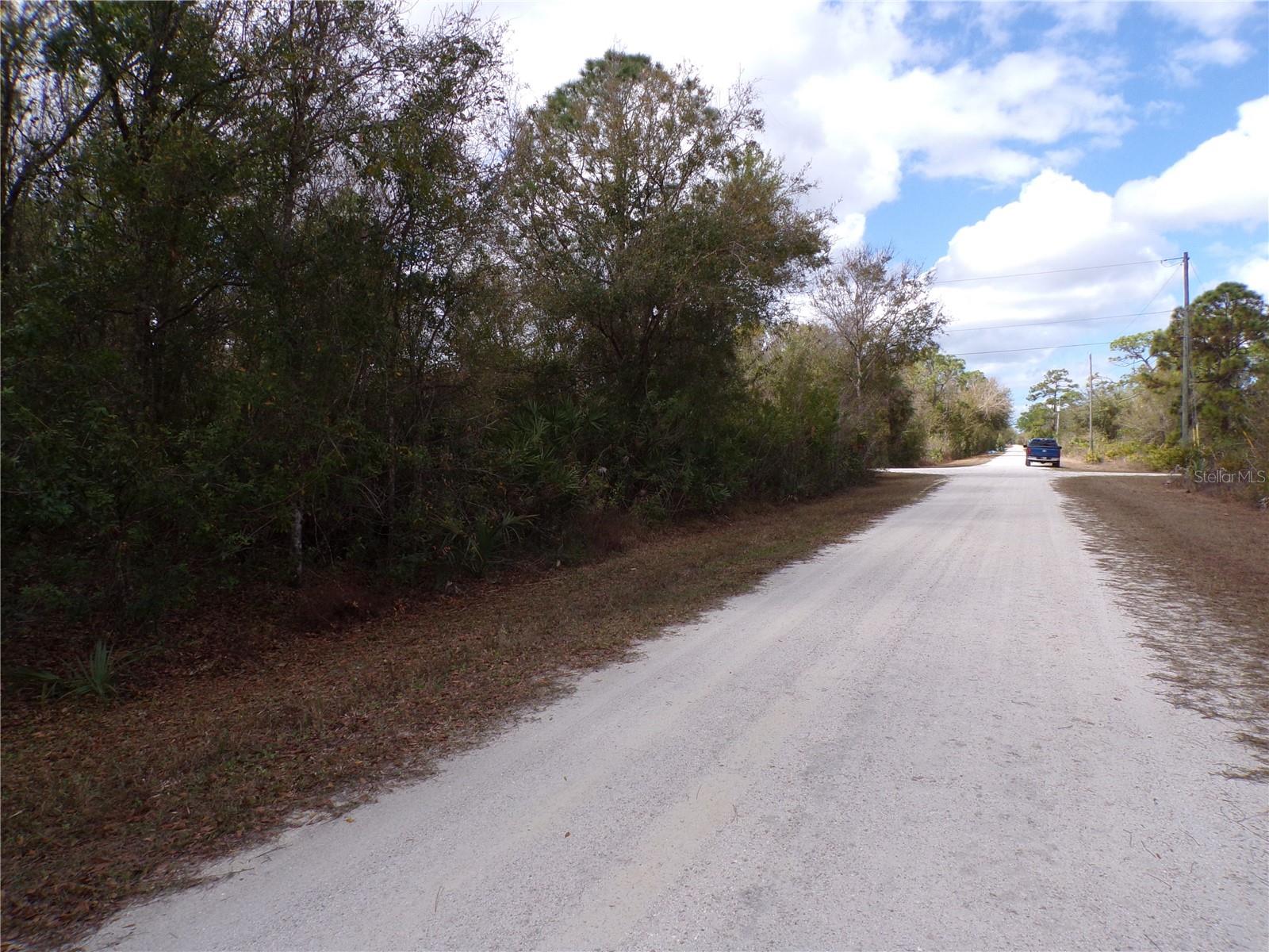 27263 Hacienda Dr Property Photo 15