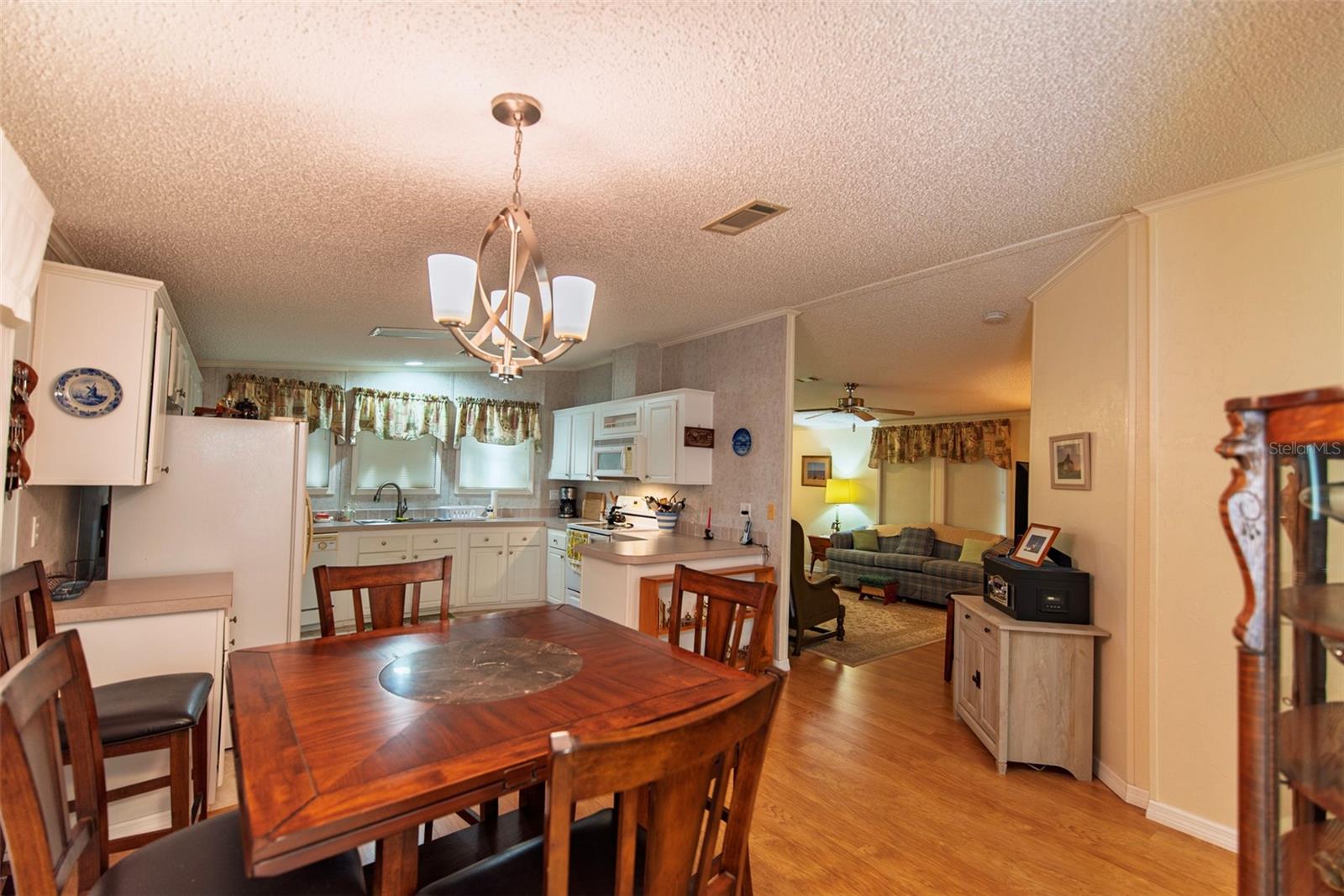 3 Rotterdam Dr Property Photo 3