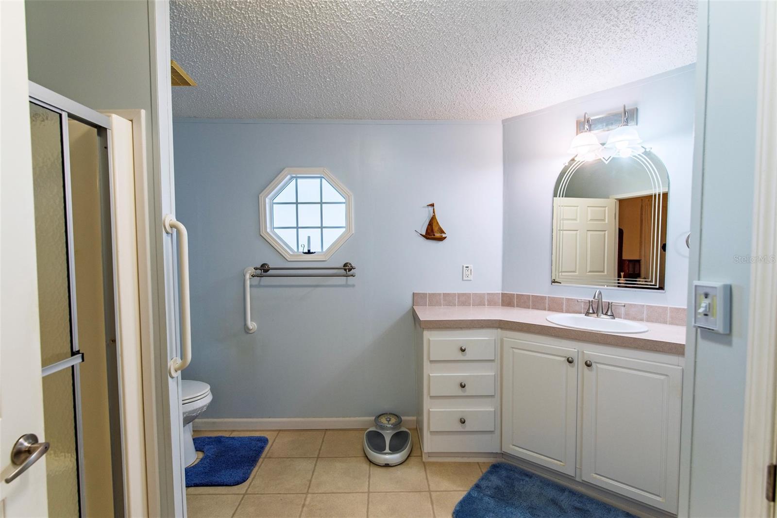 3 Rotterdam Dr Property Photo 11