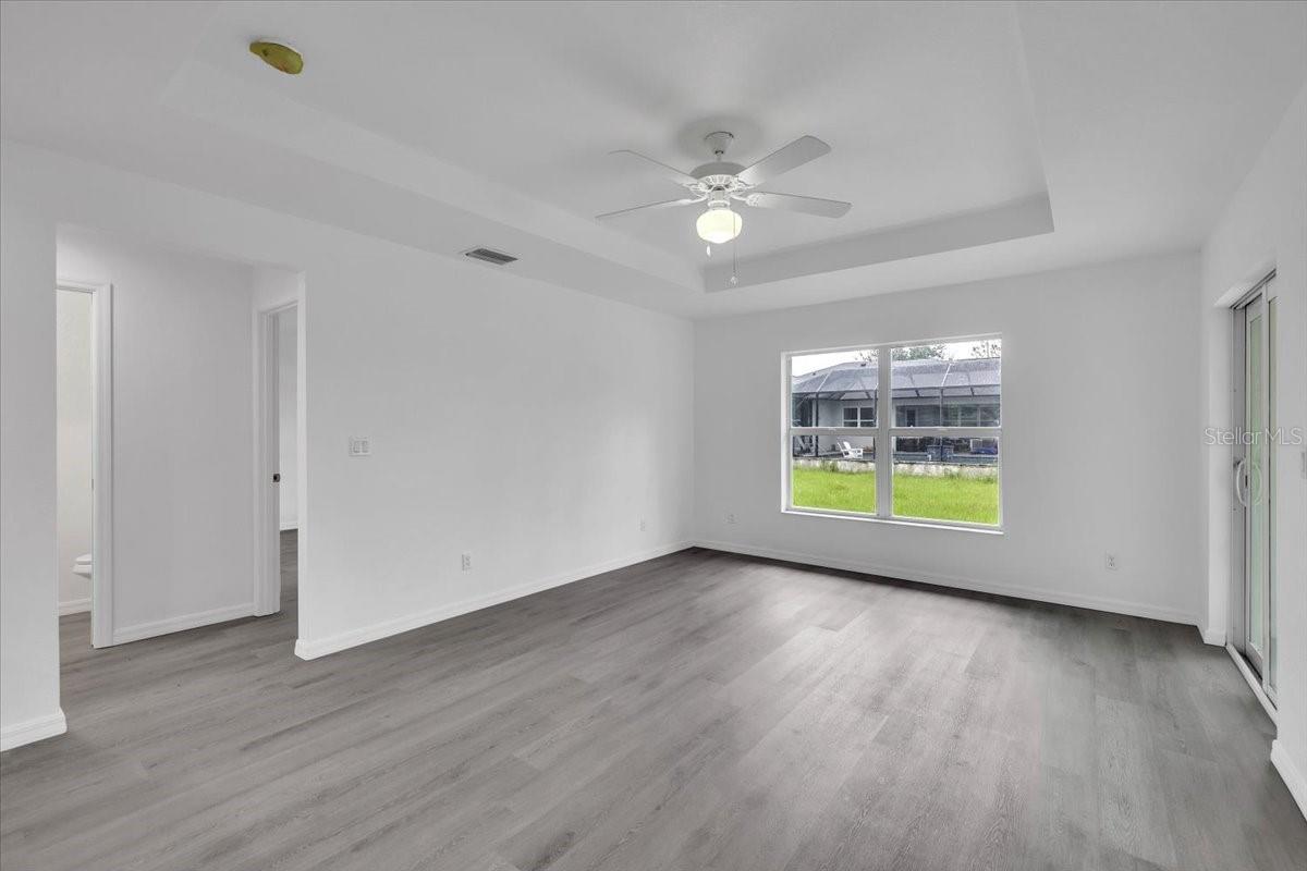 27122 Seeger Dr Property Photo 7
