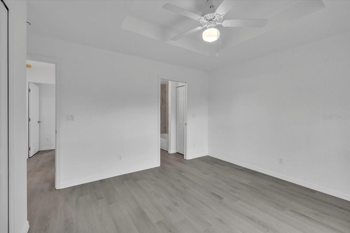 27122 Seeger Dr Property Photo 11
