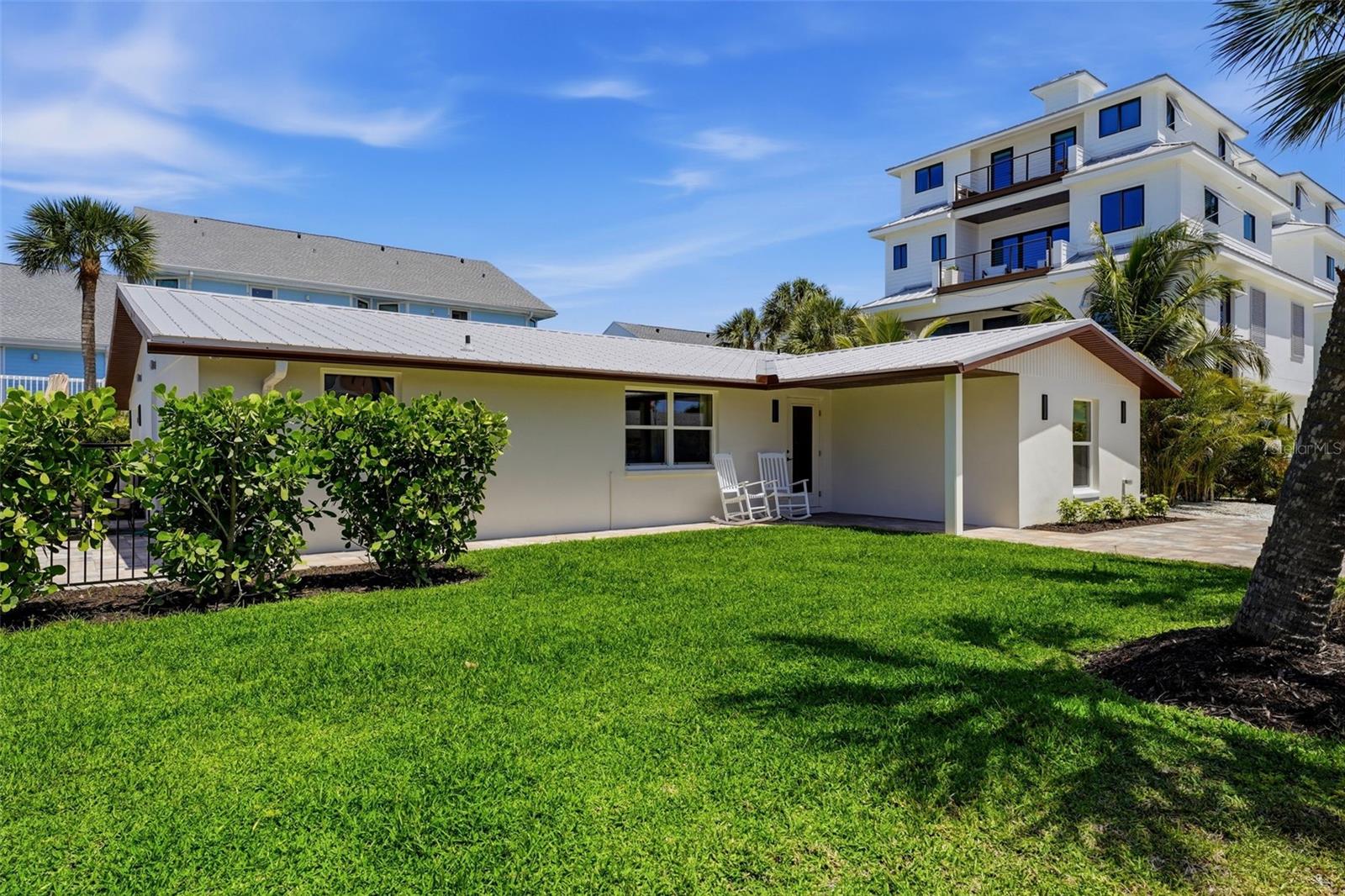 120 STANFORD DR