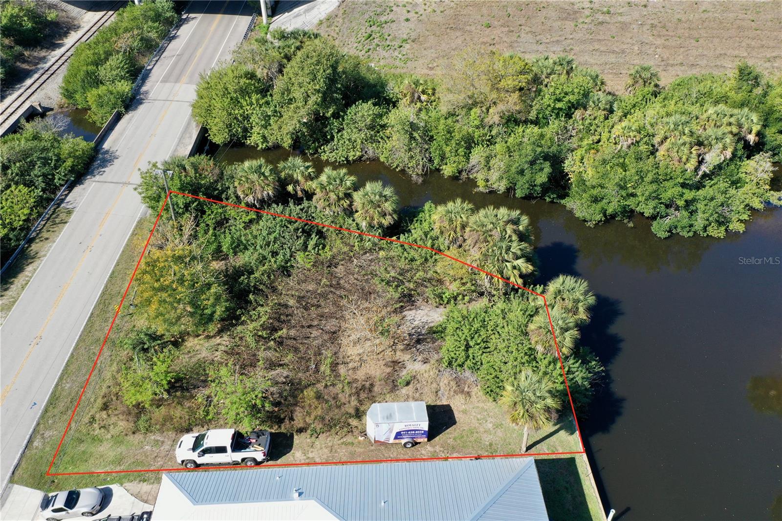 2803 Riverside Dr Property Photo 3
