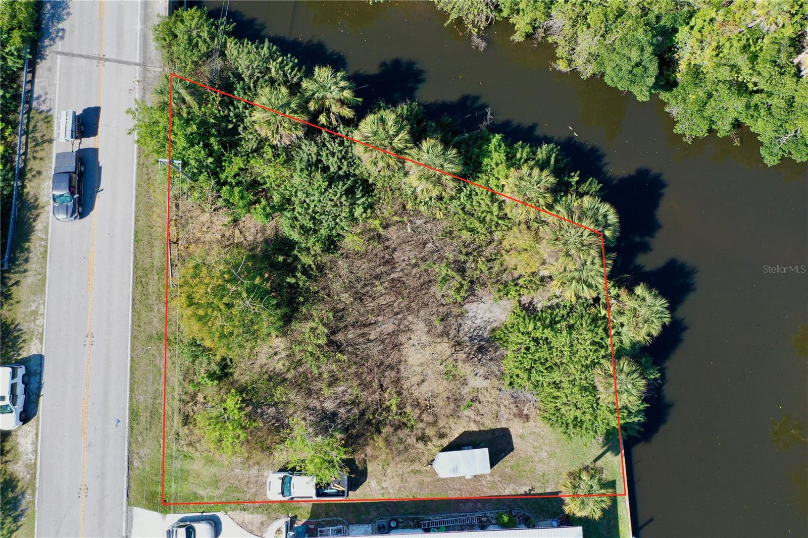 2803 Riverside Dr Property Photo 4