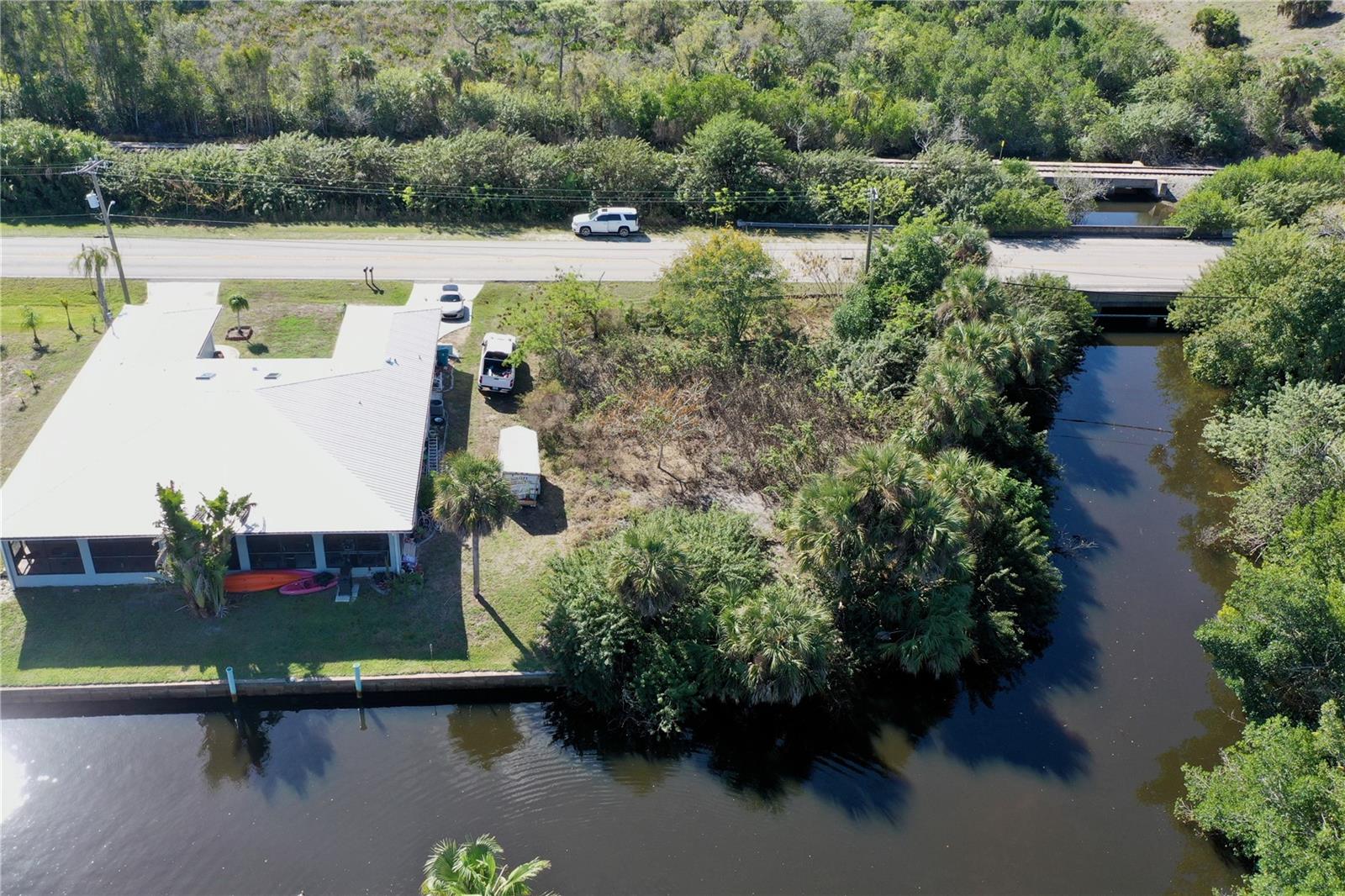2803 Riverside Dr Property Photo 8