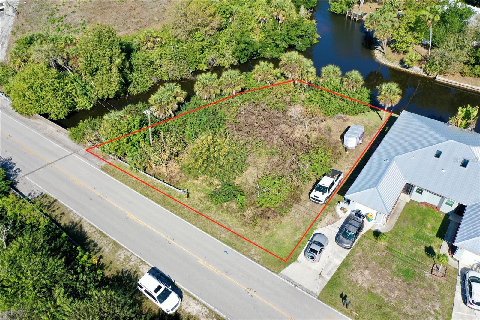 2803 Riverside Dr Property Photo 9