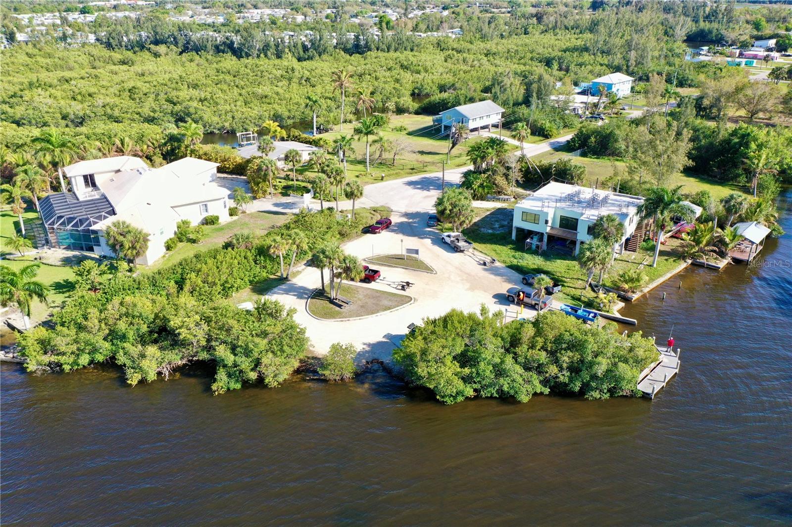 2803 Riverside Dr Property Photo 25