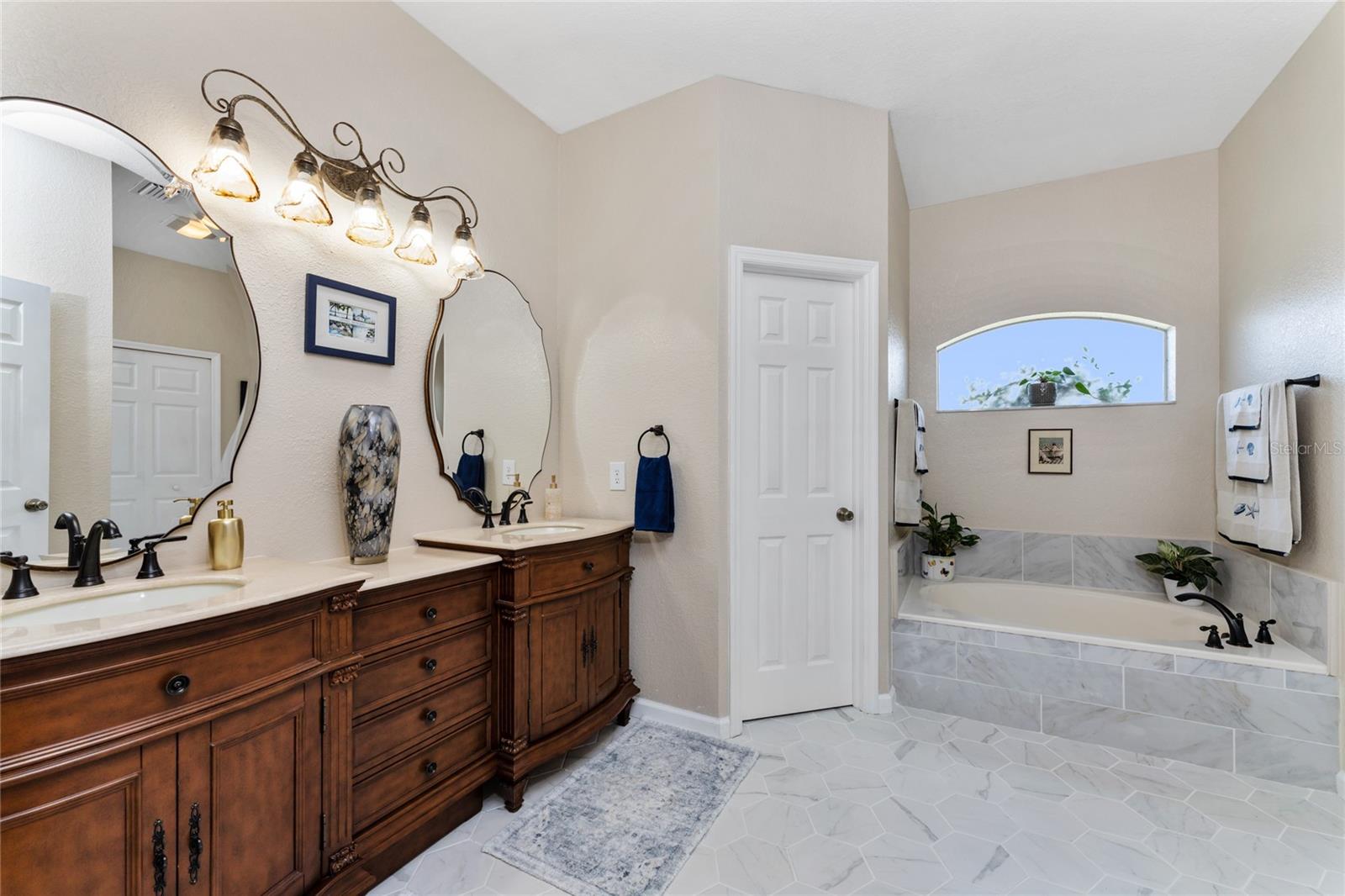 15105 Aldama Cir Property Photo 23