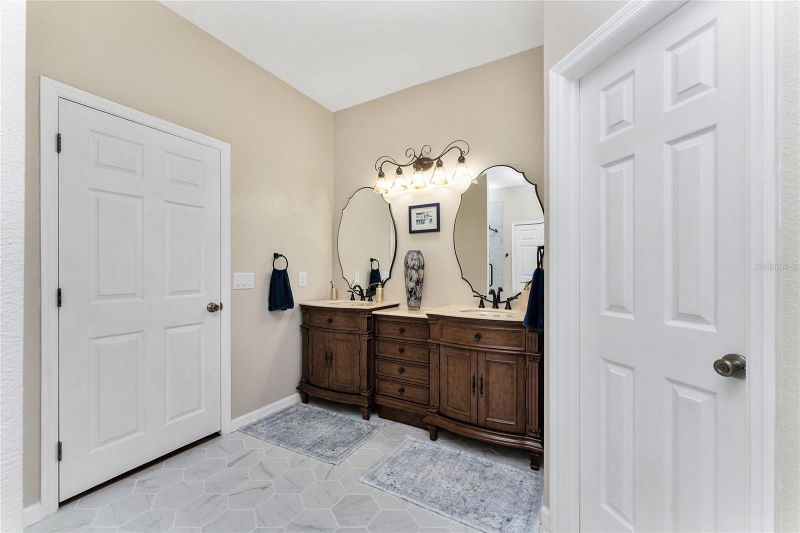 15105 Aldama Cir Property Photo 27
