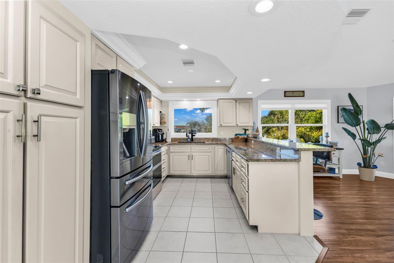 4255 Spire St Property Photo 13