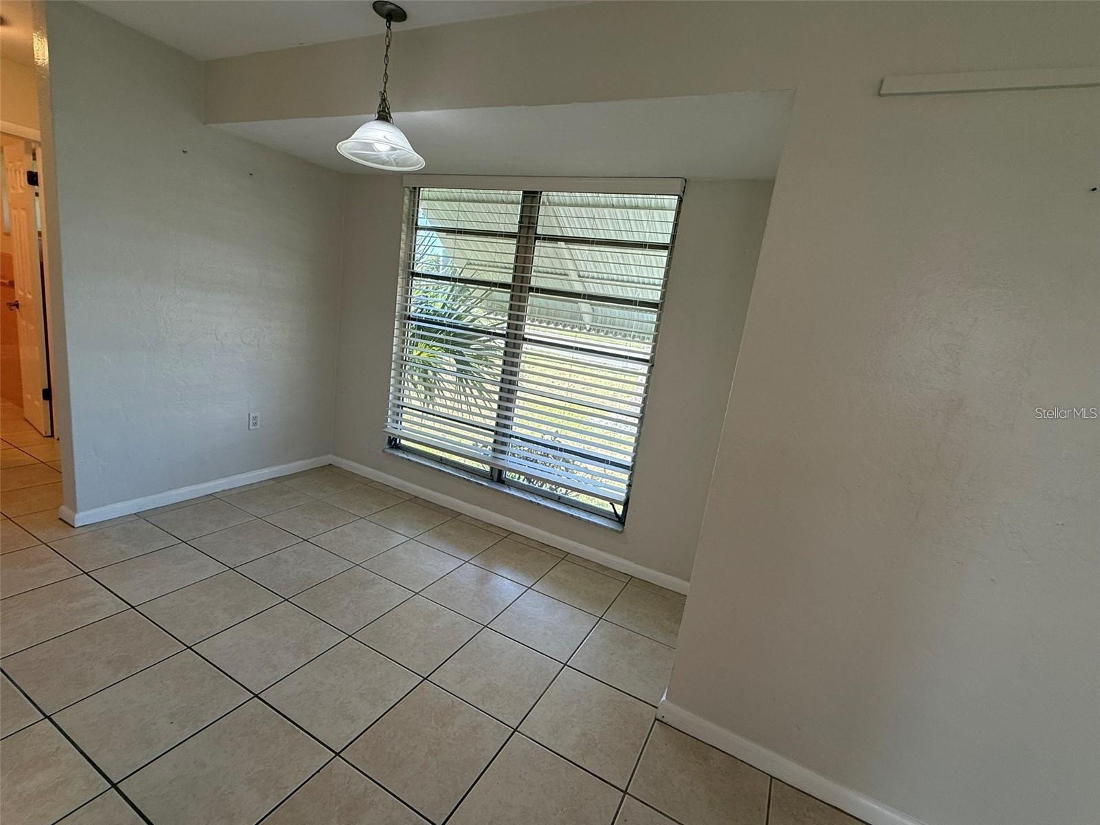22180 Midway Blvd Property Photo 6