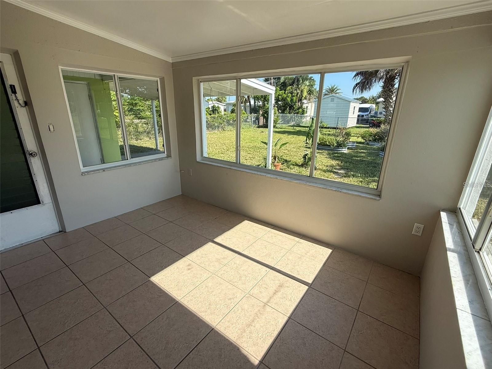 22180 Midway Blvd Property Photo 11