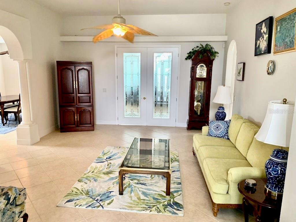 24312 Westgate Blvd Property Photo 6