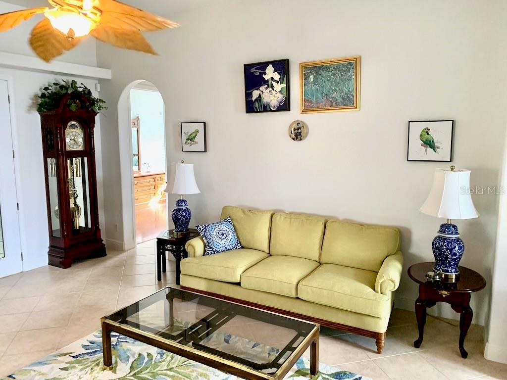 24312 Westgate Blvd Property Photo 8