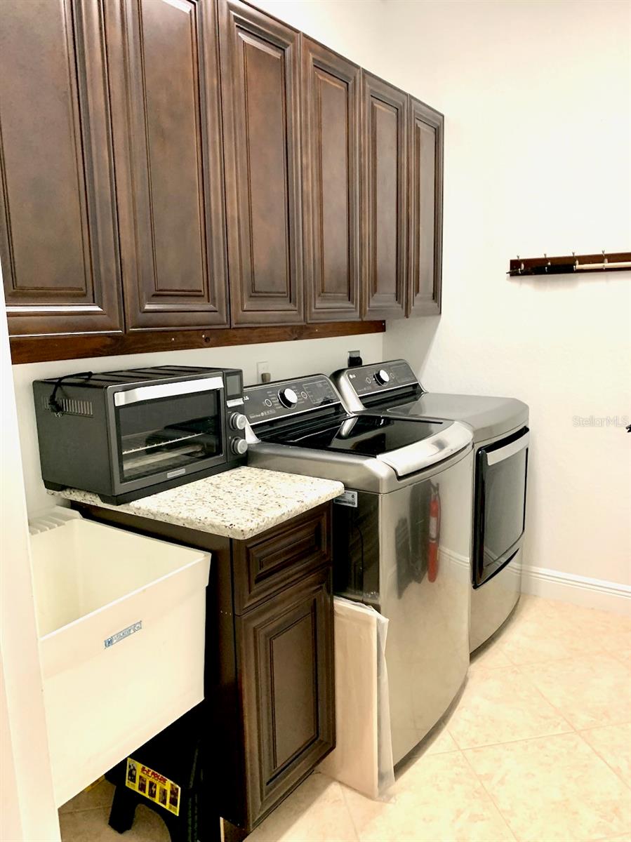 24312 Westgate Blvd Property Photo 44