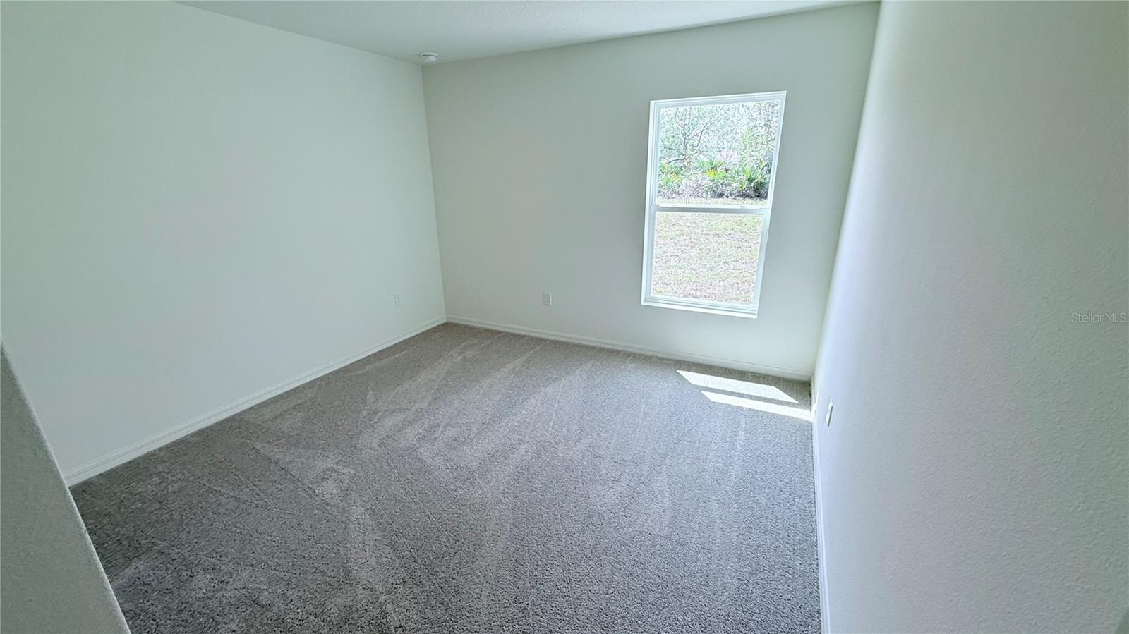52 Princeton Ln Property Photo 4