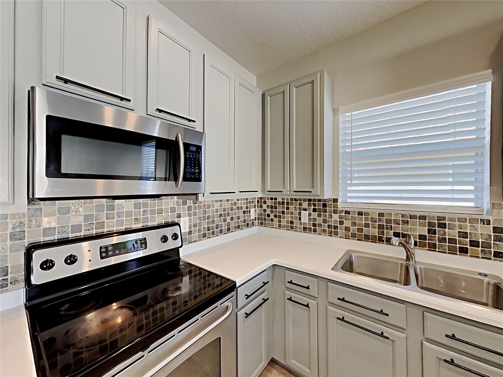 4020 Langdrum Dr Property Photo 6