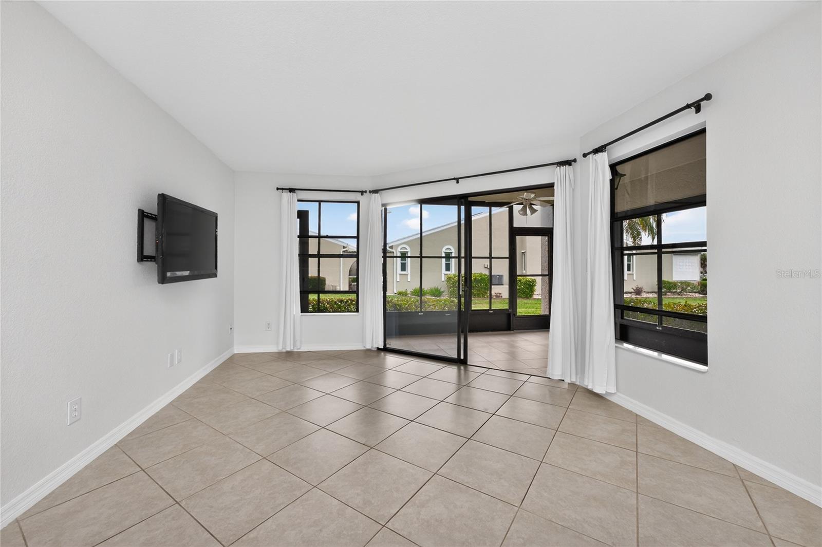 2601 W Marion Ave #42a Property Photo 6