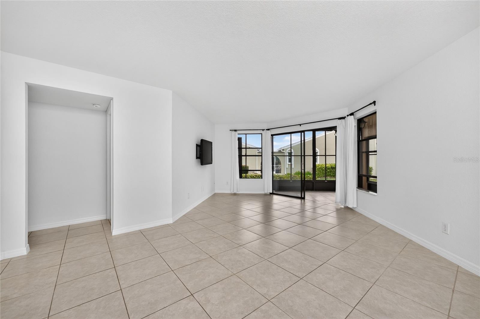 2601 W Marion Ave #42a Property Photo 8