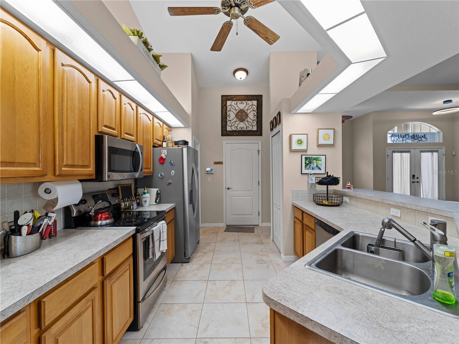 2288 Prague Ln Property Photo 9