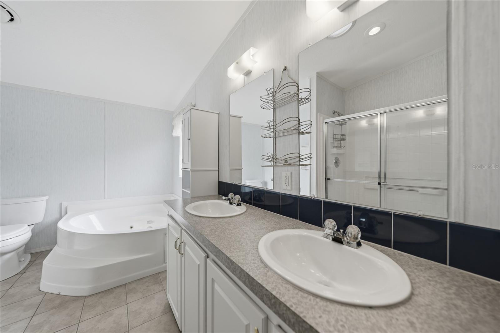 11923 Sw Loop Ter Property Photo 22