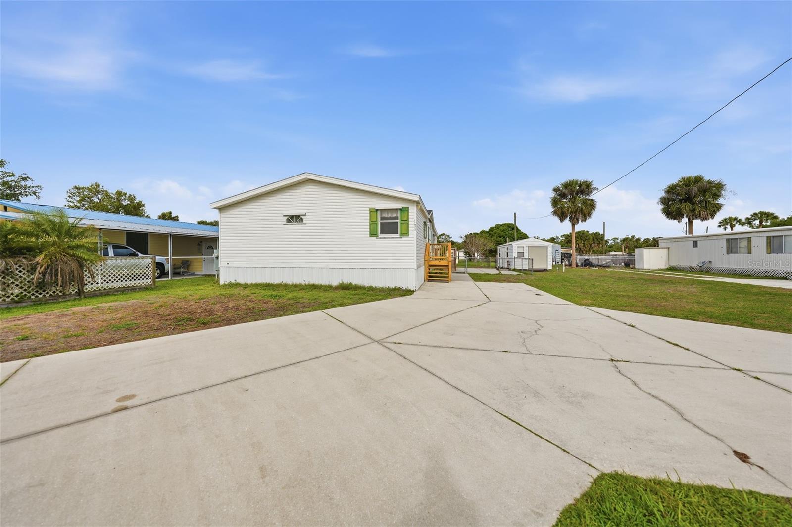 11923 Sw Loop Ter Property Photo 40