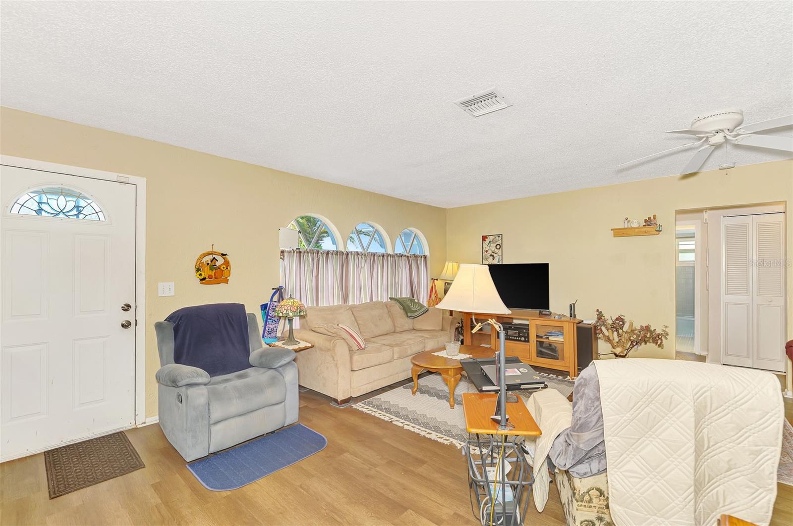 6282 Fabian Rd Property Photo 9