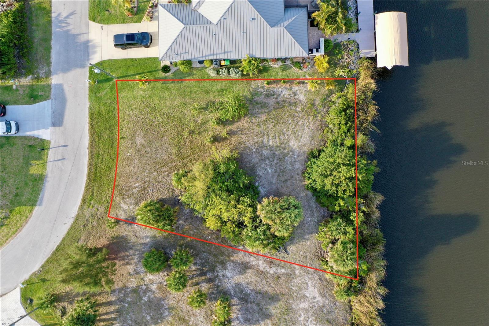 14702 Lillian Cir Property Photo 4
