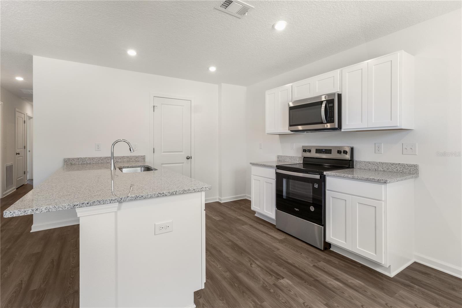 5540 Chestnut Ave Property Photo 3
