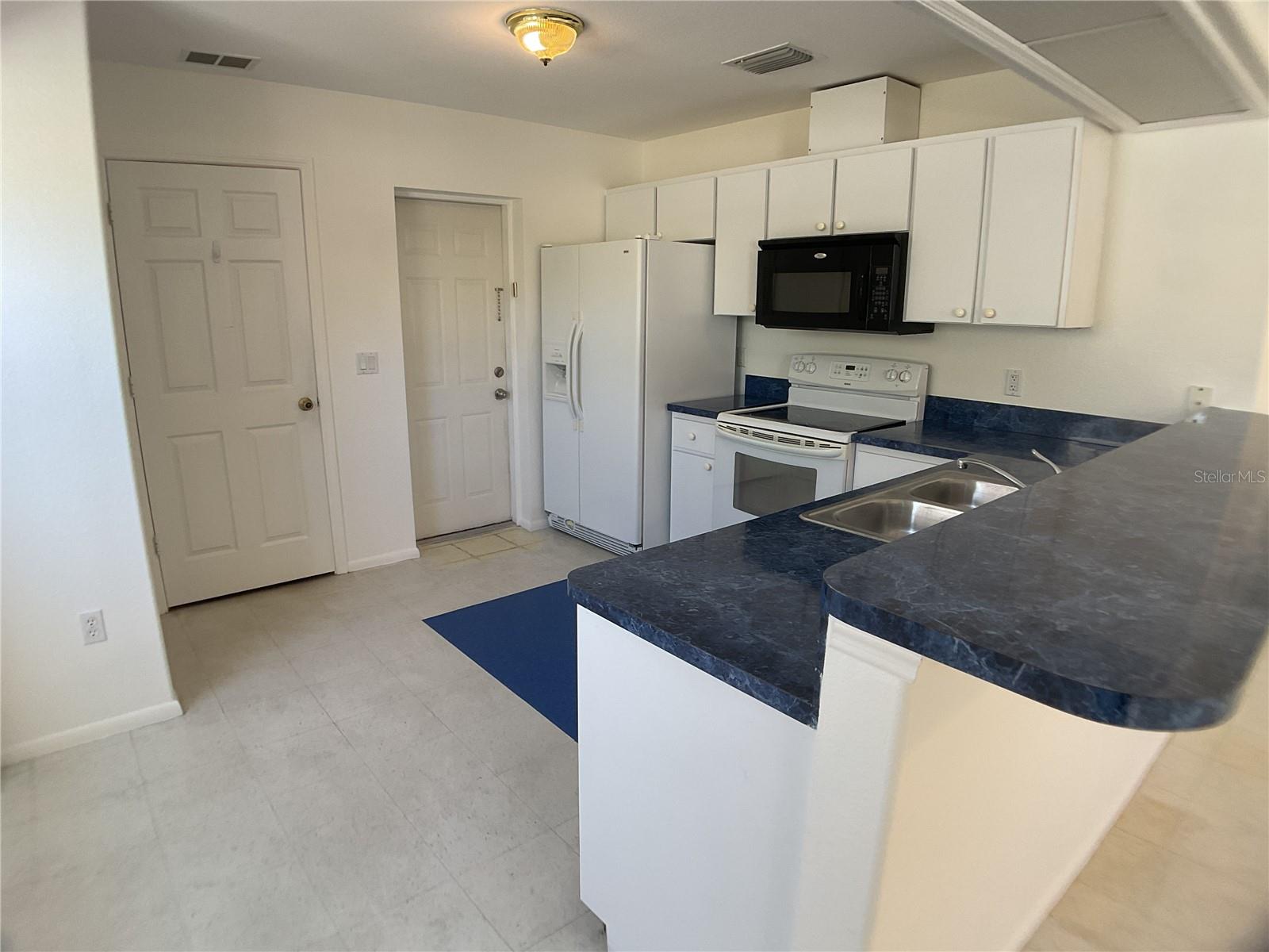 1061+1065 Nomad Rd Property Photo 44